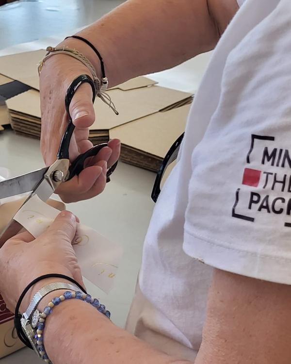 Mind The Pack confezionamento manuale