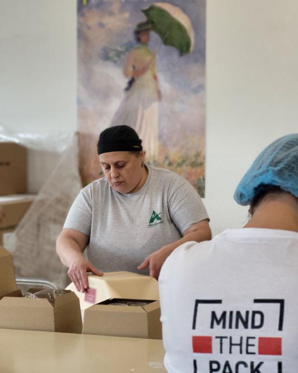 Mind The Pack confezionamento manuale