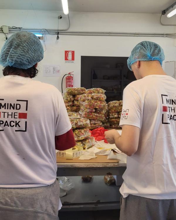 Mind The Pack confezionamento manuale