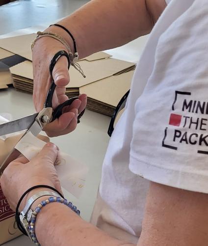 Mind The Pack confezionamento manuale